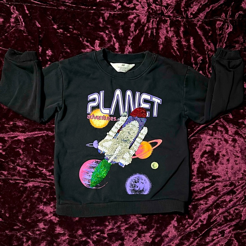 Planet sweatshirt with sequin from H&M